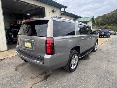2017 Chevrolet Suburban, $25175. Photo 7