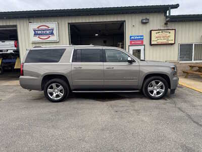 2017 Chevrolet Suburban, $25175. Photo 8