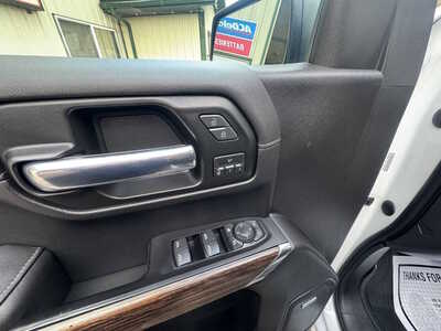 2019 Chevrolet 1500 Crew Cab, $32175. Photo 10