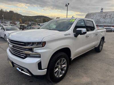 2019 Chevrolet 1500 Crew Cab, $32175. Photo 3