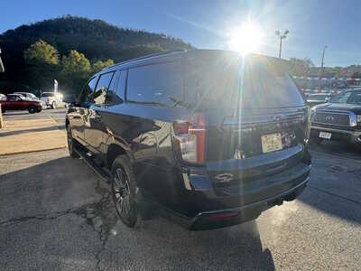 2021 Chevrolet Suburban, $39990. Photo 5