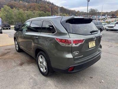2015 Toyota Highlander, $17990. Photo 5
