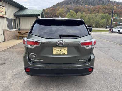 2015 Toyota Highlander, $17990. Photo 6