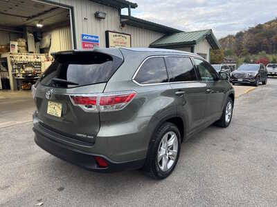 2015 Toyota Highlander, $17990. Photo 7