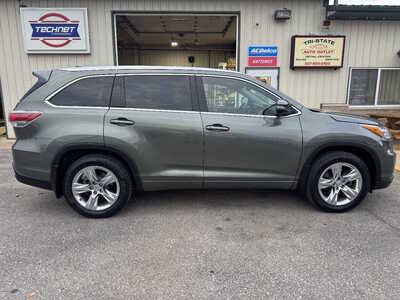 2015 Toyota Highlander, $17990. Photo 8