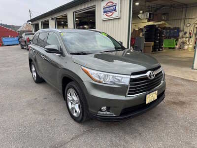 2015 Toyota Highlander, $17990. Photo 1
