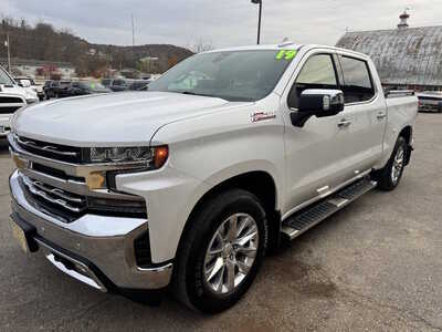 2019 Chevrolet 1500 Crew Cab, $25990. Photo 3