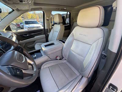 2021 GMC Yukon, $38990. Photo 10