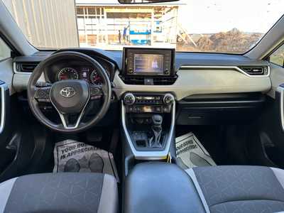 2021 Toyota RAV4, $25995.0. Photo 9