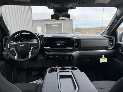 2024 Chevrolet 1500 Crew Cab, $56045.0. Photo 9