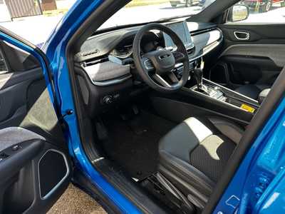2025 Jeep Compass, $27360.0. Photo 12