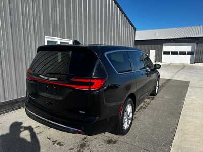 2025 Chrysler Pacifica, $45095.0. Photo 4