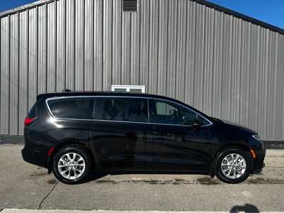 2025 Chrysler Pacifica, $45095.0. Photo 5