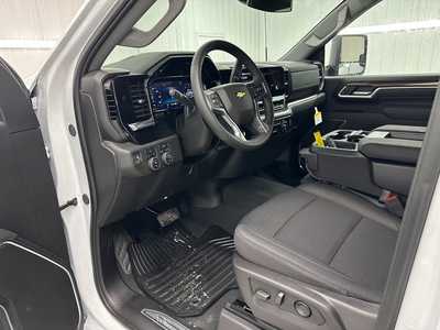 2025 Chevrolet 3500 Crew Cab, $70895.0. Photo 10