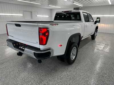 2025 Chevrolet 3500 Crew Cab, $70895.0. Photo 4
