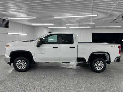 2025 Chevrolet 2500 Crew Cab, $52330.0. Photo 2