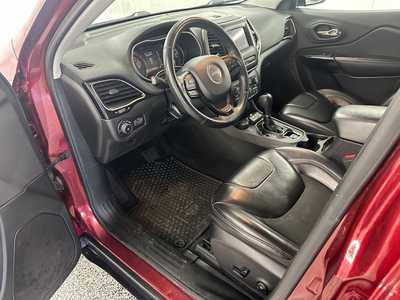 2019 Jeep Cherokee, $13995.0. Photo 10