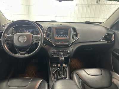 2019 Jeep Cherokee, $13995.0. Photo 7