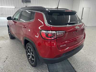 2025 Jeep Compass, $32435.0. Photo 3