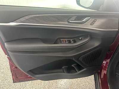 2025 Jeep Grand Cherokee L, $50215.0. Photo 10
