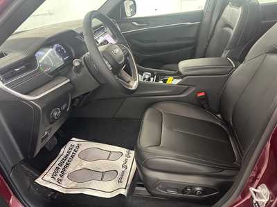 2025 Jeep Grand Cherokee L, $50215.0. Photo 11