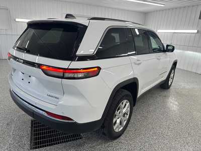 2023 Jeep Grand Cherokee, $38995.0. Photo 4