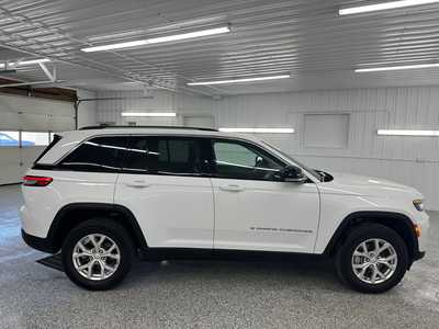 2023 Jeep Grand Cherokee, $38995.0. Photo 5