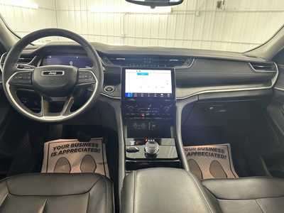 2023 Jeep Grand Cherokee, $38995.0. Photo 9
