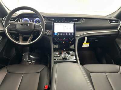 2025 Jeep Grand Cherokee, $49435.0. Photo 9
