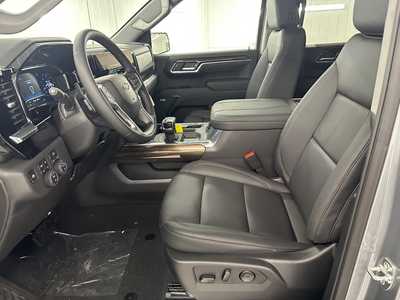 2025 Chevrolet 1500 Crew Cab, $62995.0. Photo 11
