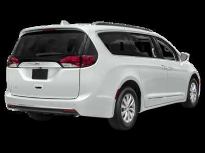 2018 Chrysler Pacifica, $16995.0. Photo 2
