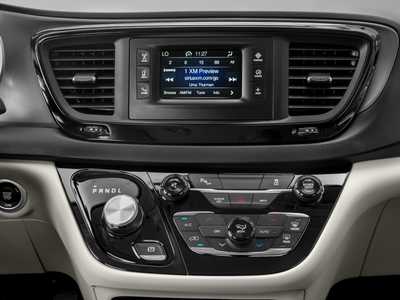 2018 Chrysler Pacifica, $16995.0. Photo 7