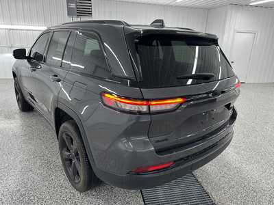2023 Jeep Grand Cherokee, $37995.0. Photo 3
