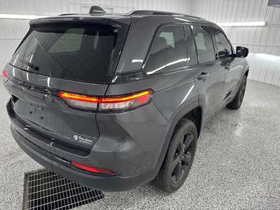 2023 Jeep Grand Cherokee, $37995.0. Photo 4