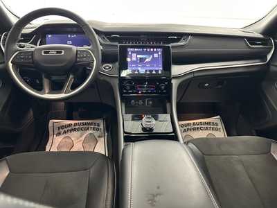2023 Jeep Grand Cherokee, $37995.0. Photo 9