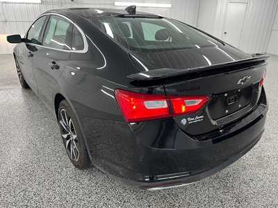 2023 Chevrolet Malibu, $25995.0. Photo 3