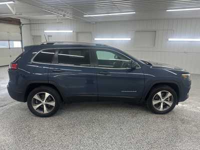 2021 Jeep Cherokee, $28995.0. Photo 5