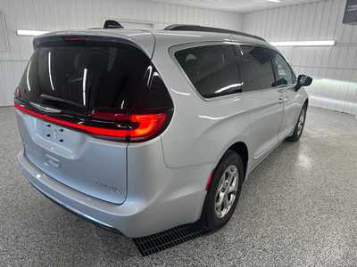 2023 Chrysler Pacifica, $35995.0. Photo 4