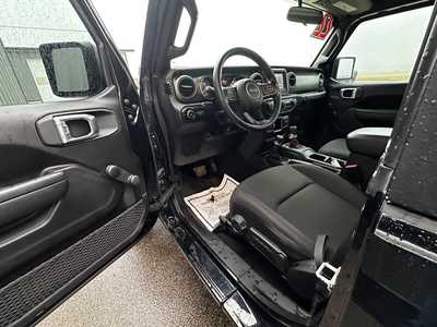 2022 Jeep Wrangler Unlimited, $28488.0. Photo 12