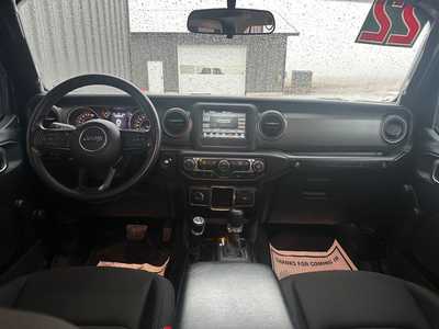 2022 Jeep Wrangler Unlimited, $28488.0. Photo 9
