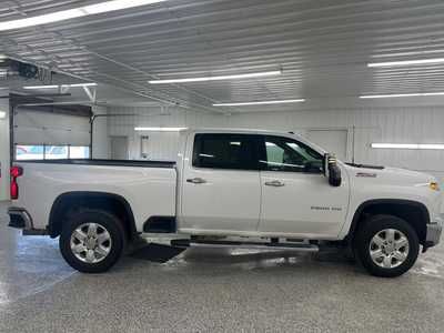 2021 Chevrolet 2500 Crew Cab, $59995.0. Photo 5