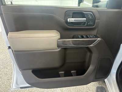 2021 Chevrolet 2500 Crew Cab, $59995.0. Photo 8