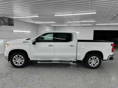 2024 Chevrolet 1500 Crew Cab, $50995.0. Photo 2