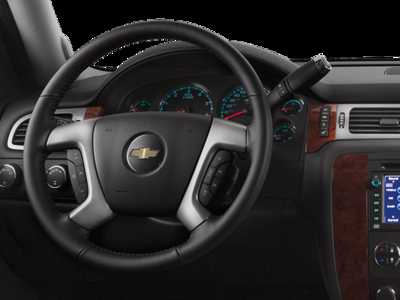 2014 Chevrolet Suburban, $9995.0. Photo 4