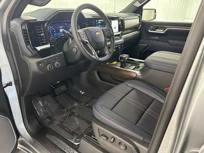 2025 Chevrolet 1500 Crew Cab, $64570.0. Photo 12