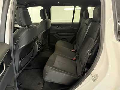 2024 Jeep Grand Cherokee, $29995.0. Photo 12