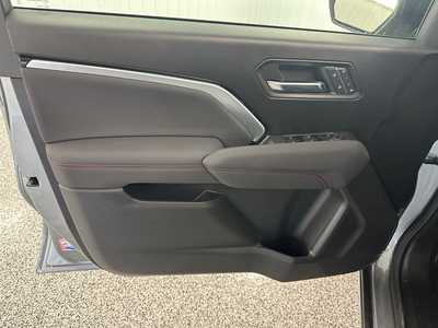 2025 Chevrolet Colorado Crew Cab, $46565.0. Photo 10