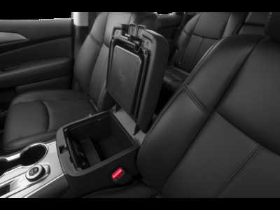 2020 Nissan Pathfinder, $18995.0. Photo 10