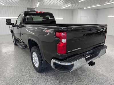 2022 Chevrolet 3500 Reg Cab, $45995.0. Photo 3