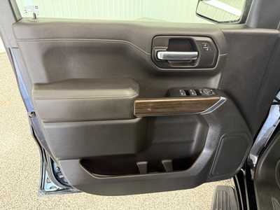 2021 Chevrolet 1500 Crew Cab, $30995.0. Photo 8